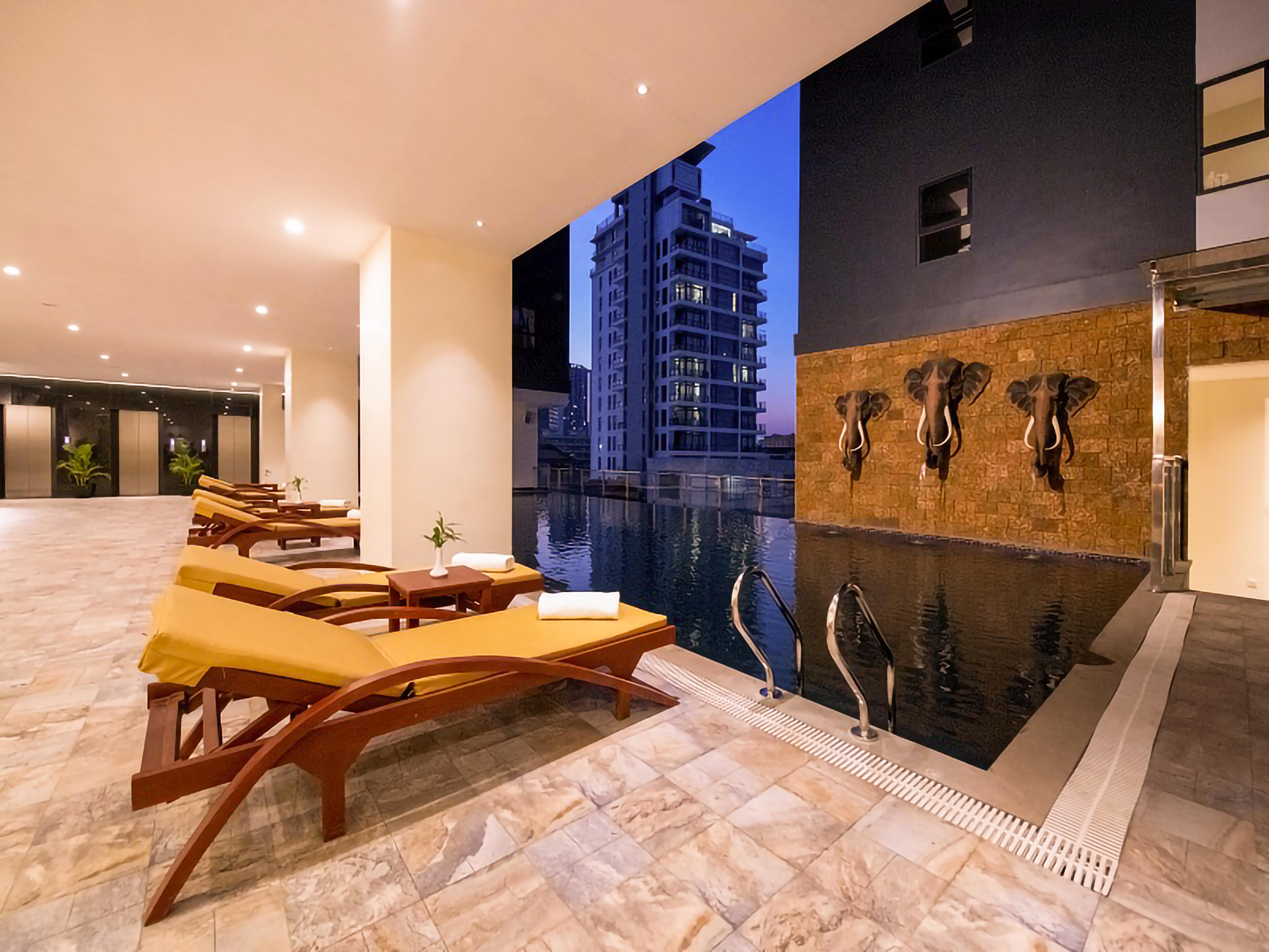 Poulo Wai Hotel & Apartment Phnom Penh Exterior photo